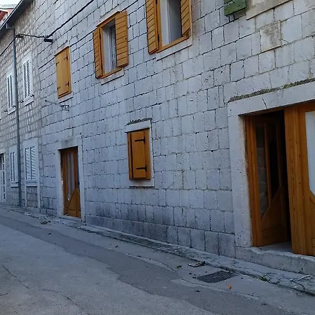 Kula Cambi Kaštel Kambelovac